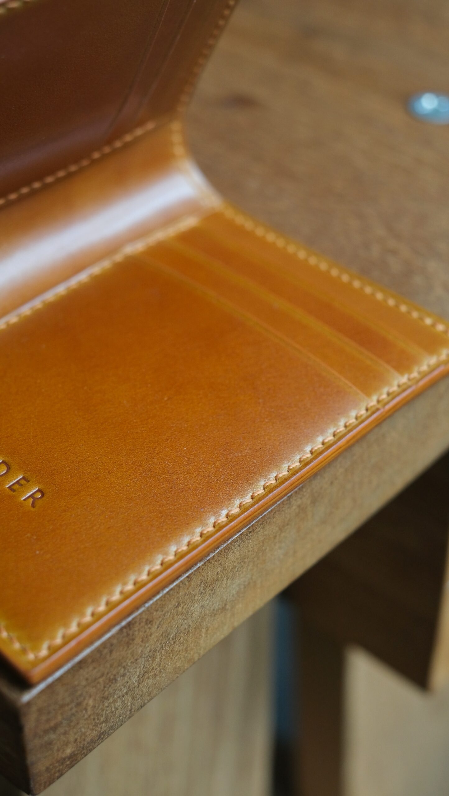 Shell Cordovan Vertical Wallet - Image 4