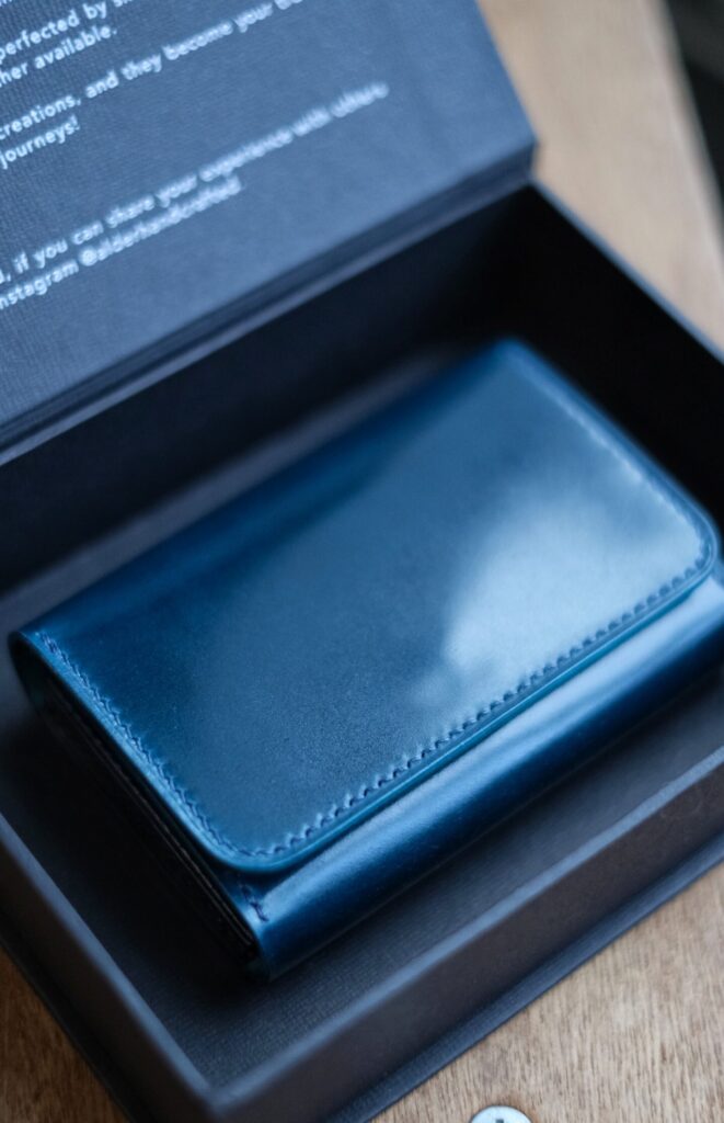 Shell Cordovan [Shinki Hikaku] Mix Buttero Business Card Holder