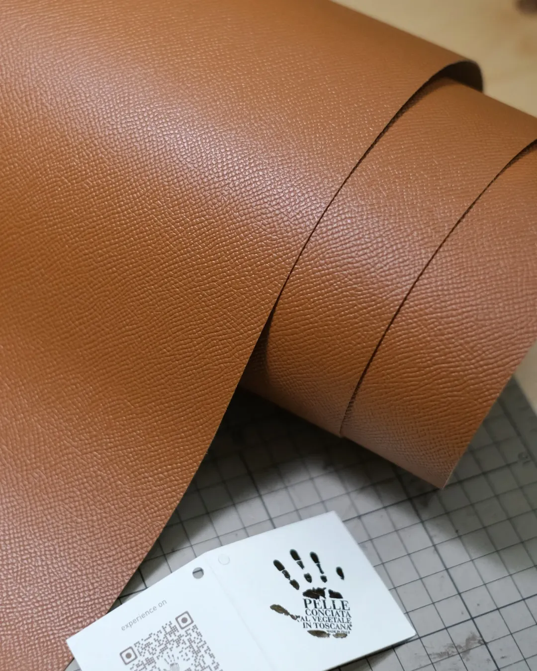 Buttero Hatch Bifold Wallet - Image 7